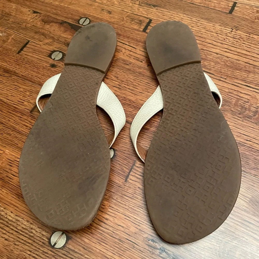 Tory Burch White Thora Sandals 🩴 - Picture 2 of 2